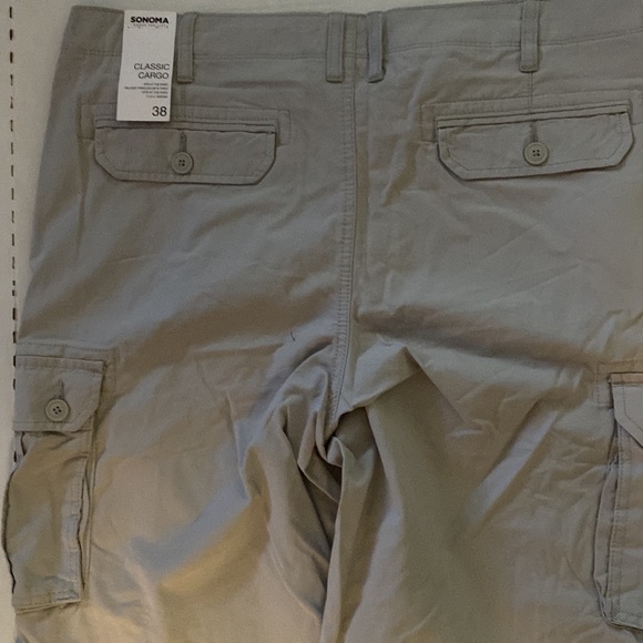 Shorts - Picture 2 of 3